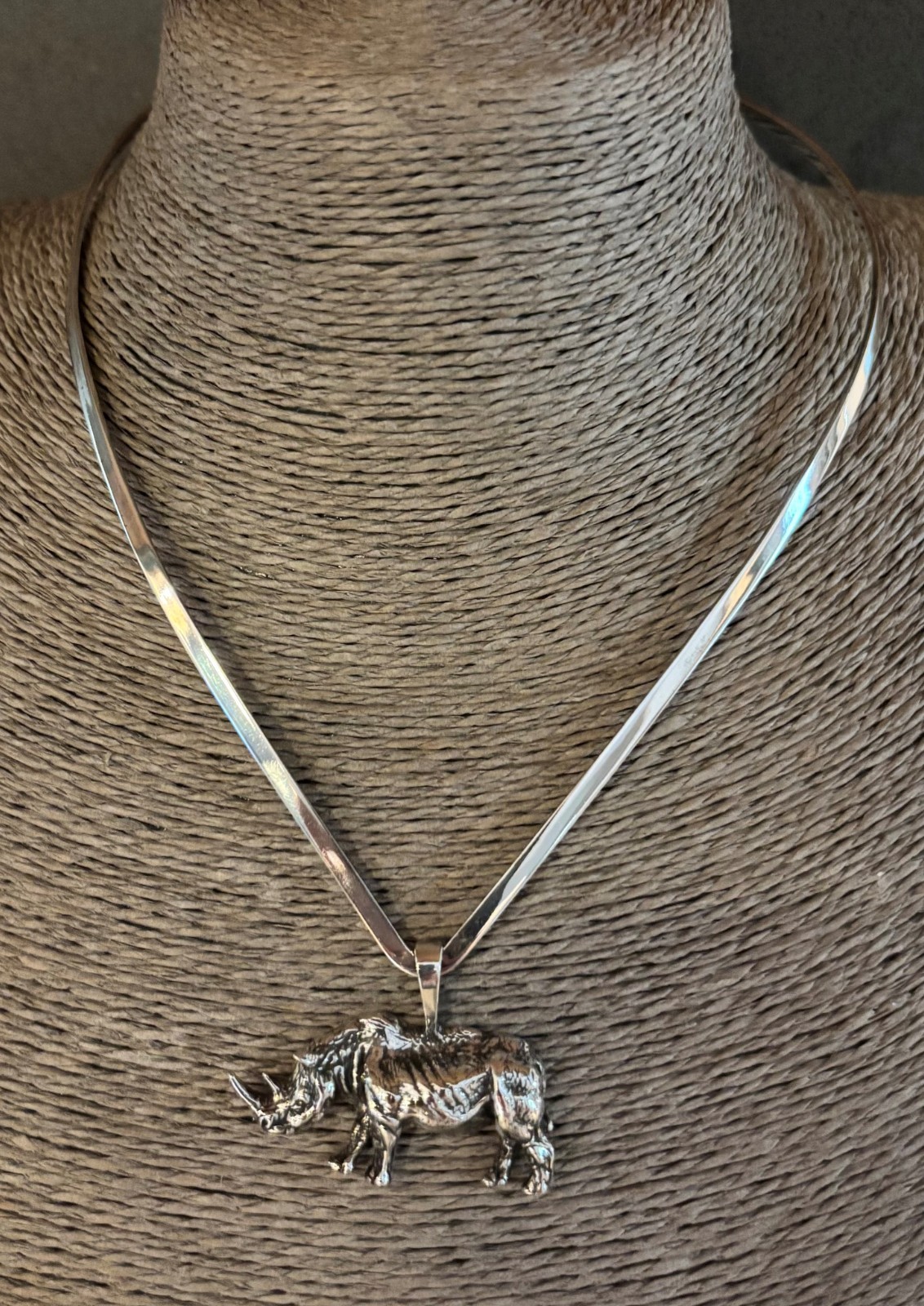Vintage .925 Sterling Silver V-Neck Choker 16″ inch & 925 RHINO PENDANT | 22+ G