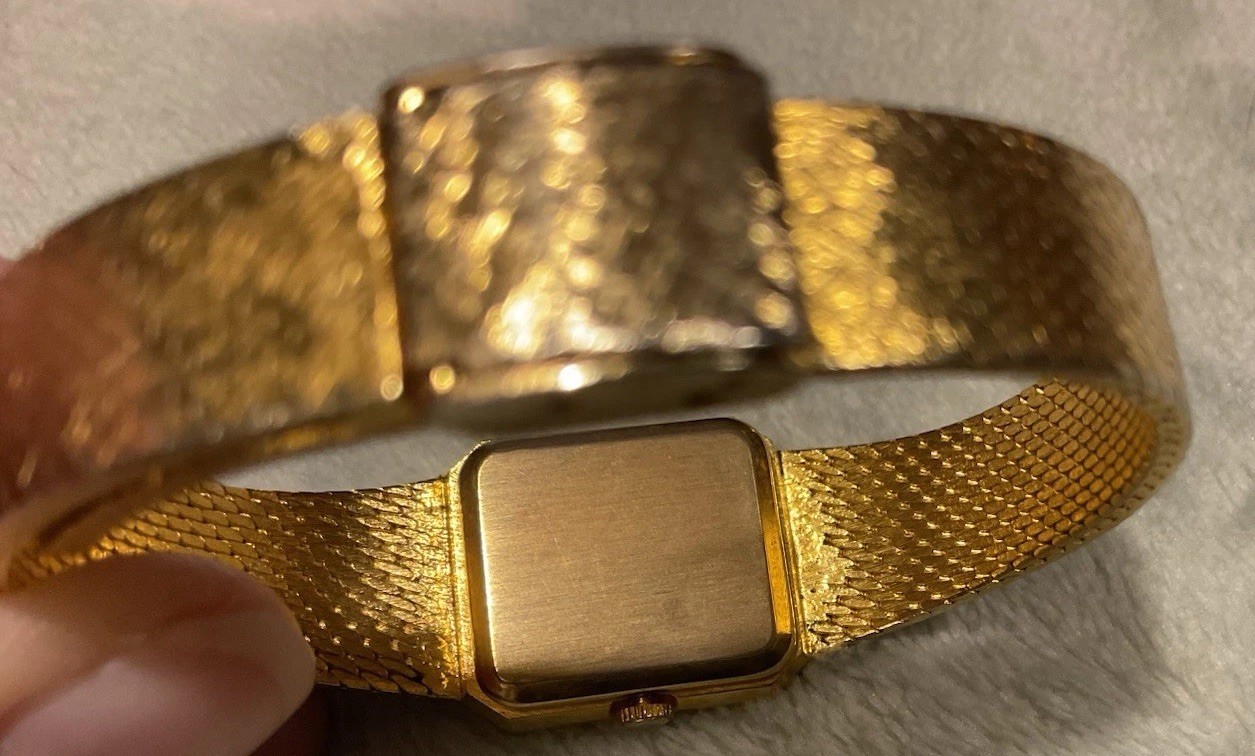 Vintage Geneva Quartz Wristwatch Gold Tone Case And Band