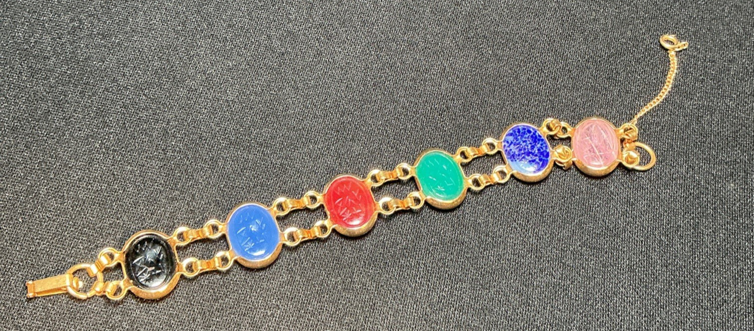 Vintage Gold Tone Multicolor Oval Gemstone Charm Bracelet Scarab Unsigned 7.5″