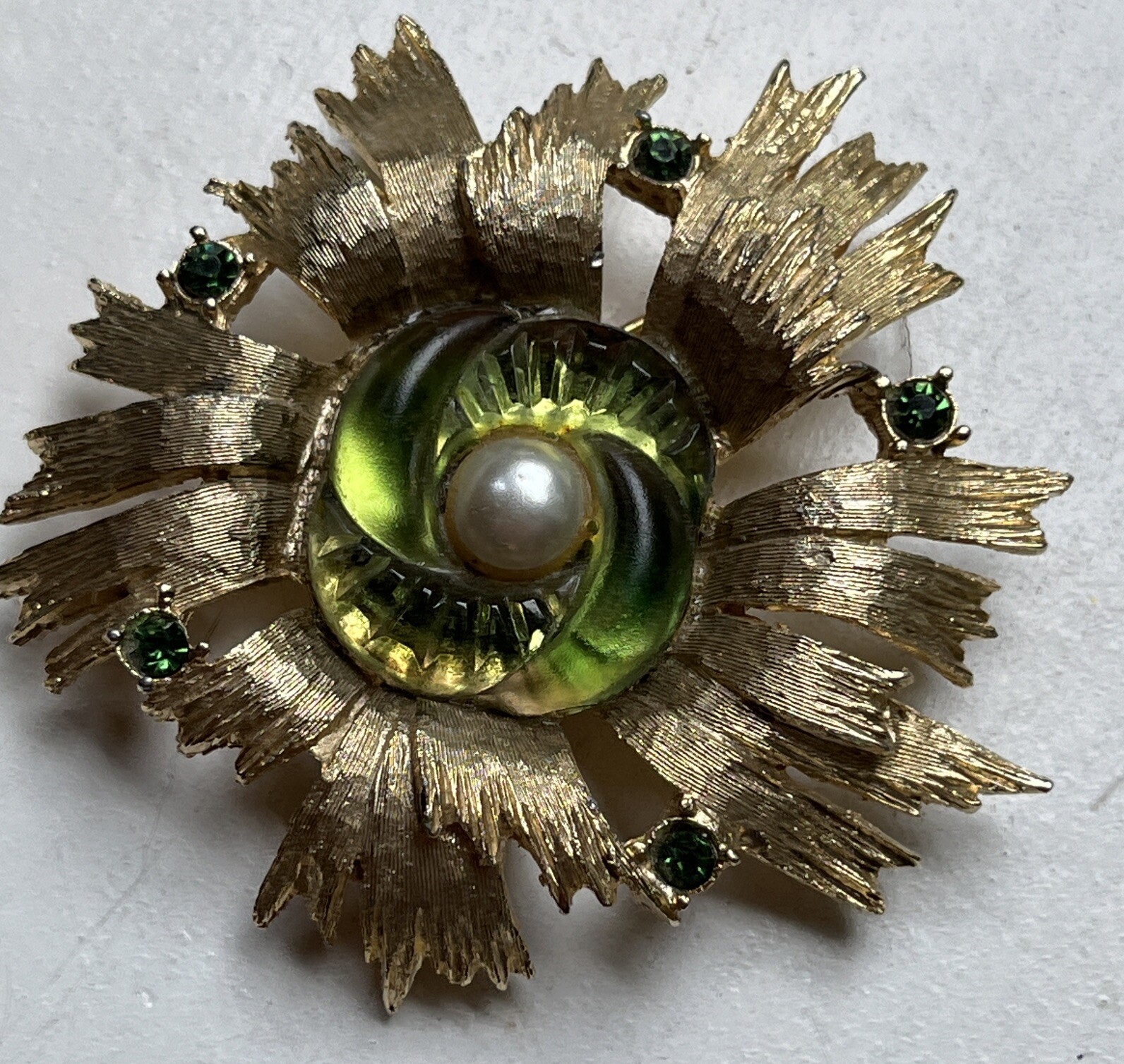 Rare Vintage EDLEE Green Art Glass Pearl Rhinestone Chunky Gold Tone Brooch 1947