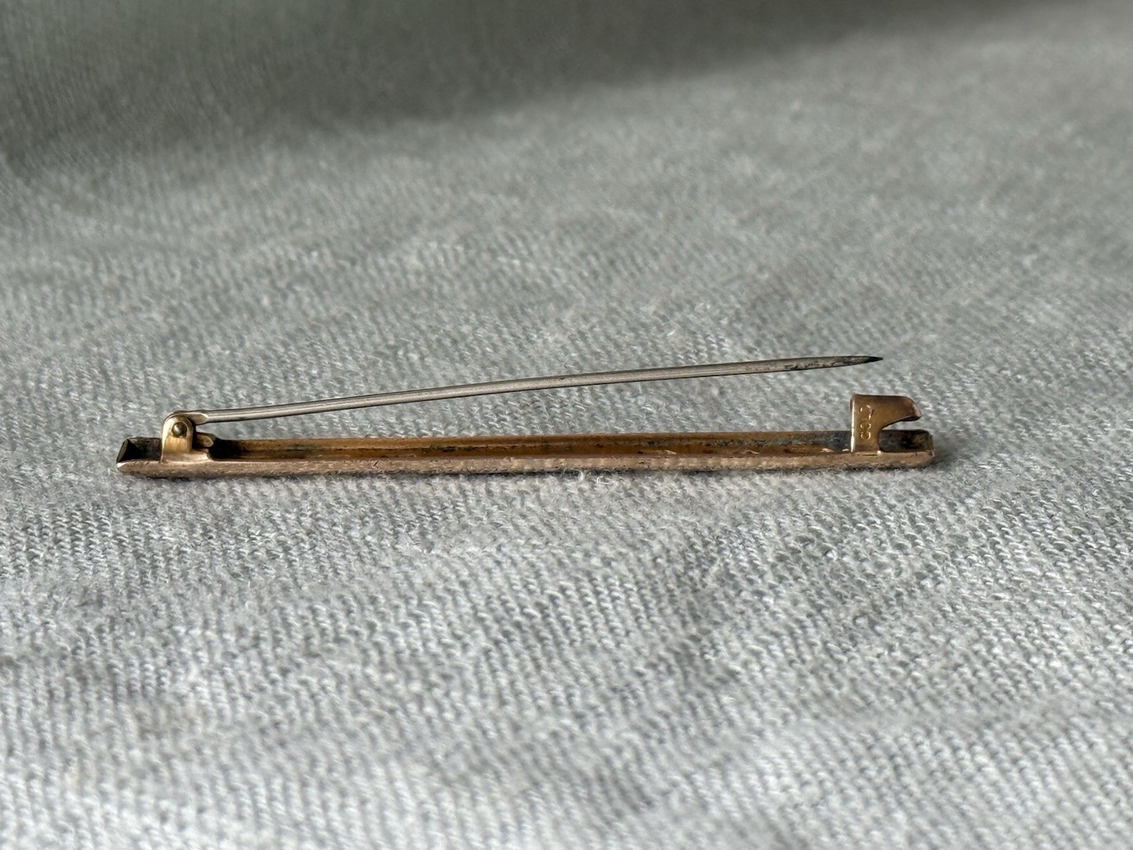 Antique 10k Gold Top Bar Brooch Engraved Flower Design Edwardian Era FJ247