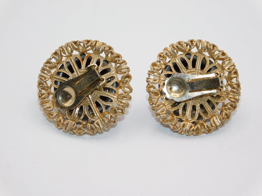 B465-VINTAGE CLIP EARRINGS~MCM~DARK GREY/GOLD TONE~1.25″