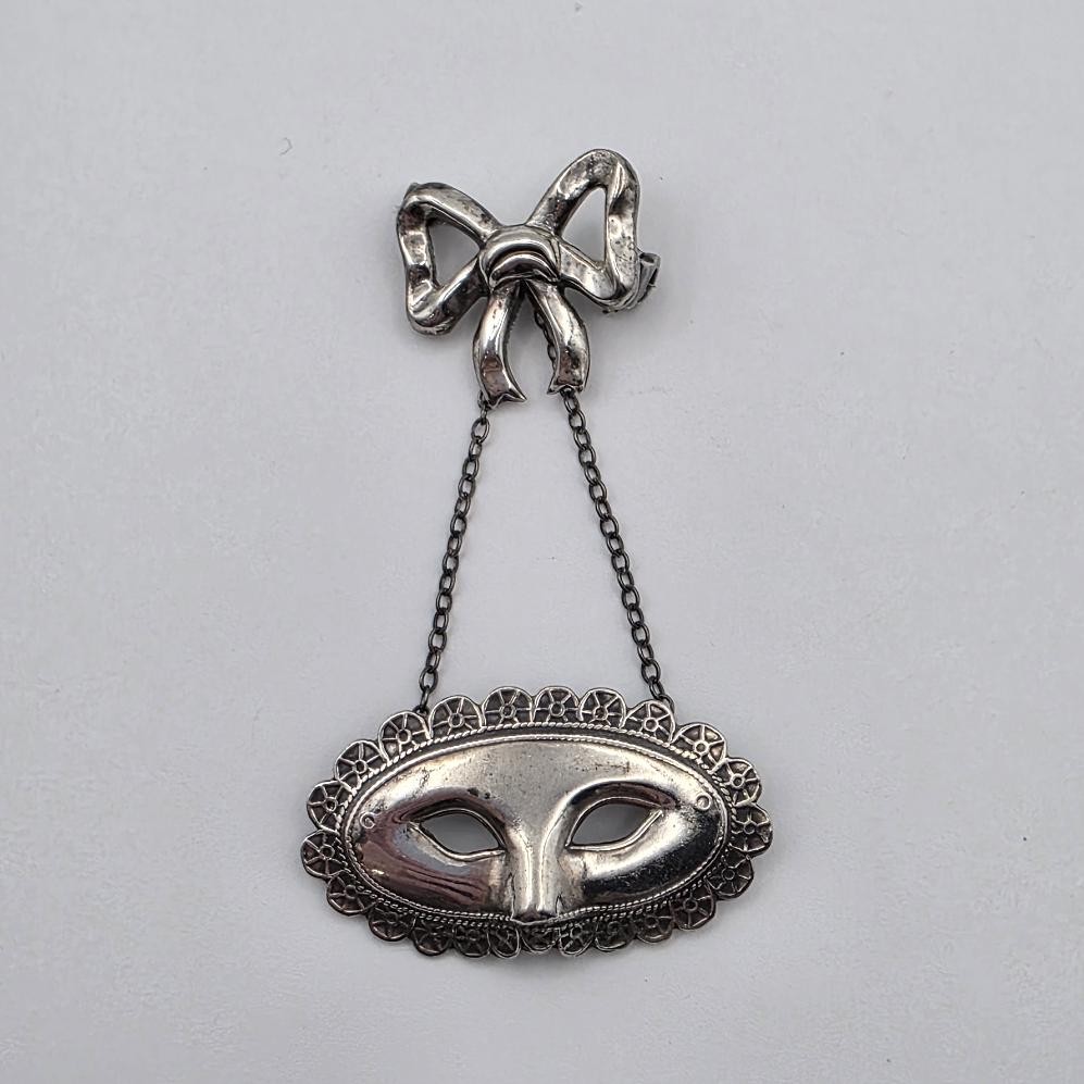 Vintage 925 Sterling Silver Venetian Masquerade Mask & Bow Dangle Brooch Pin
