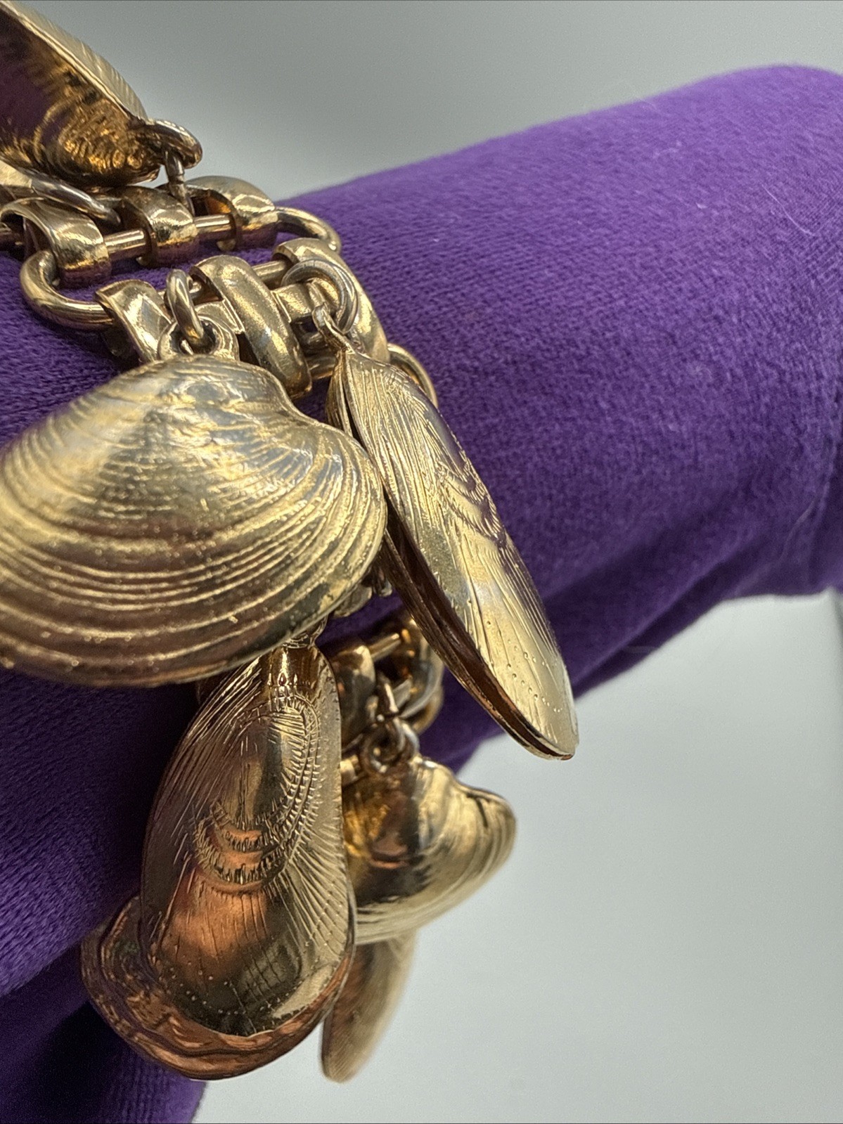 Napier Eugene Bertolli Clam, Oyster & Mussel Shell Gold Tone Charm Bracelet 1980