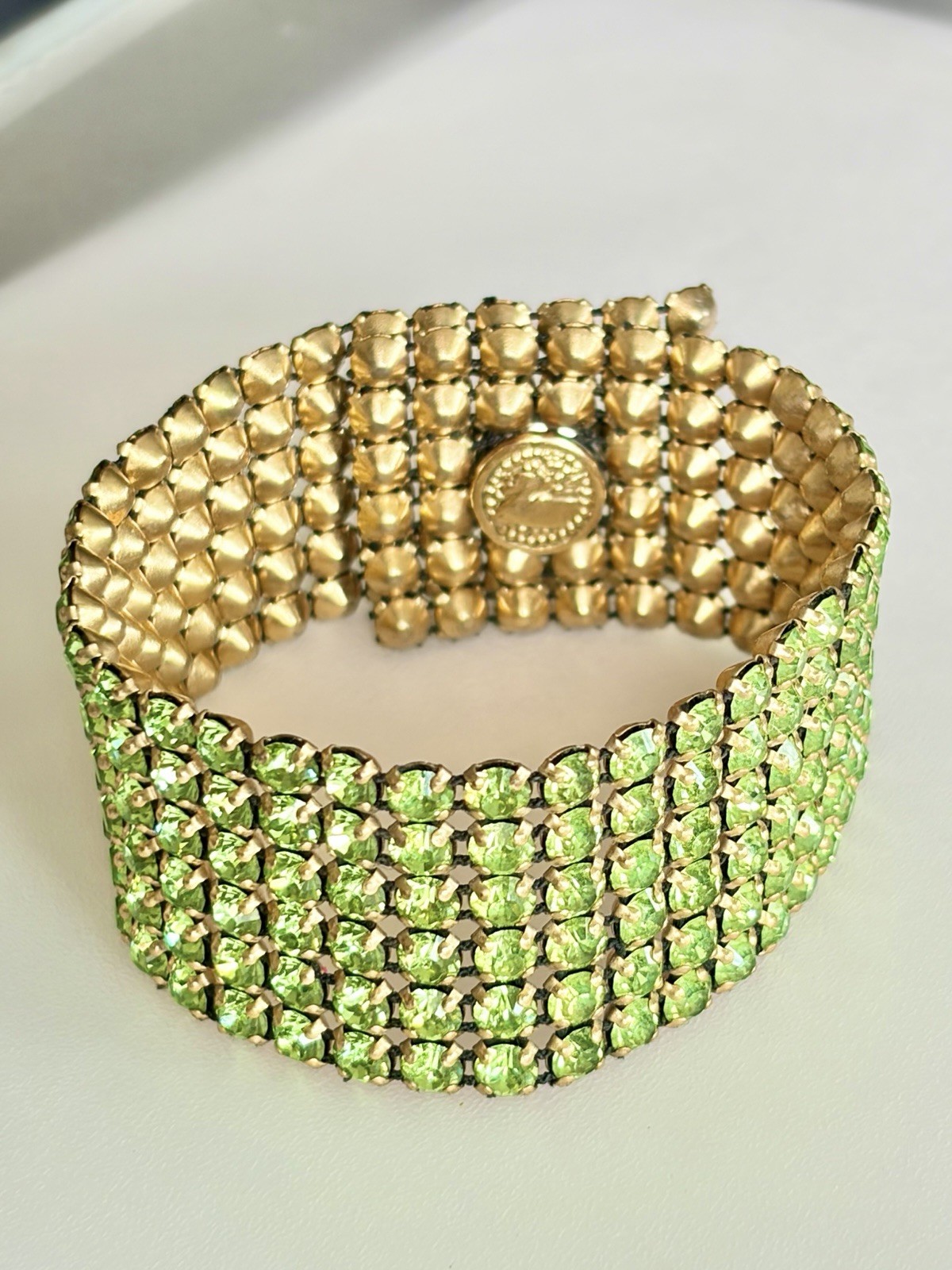 Vintage Swarovski Peridot Green Crystal Band Bracelet Icy Stud Snap Gold Tone 7”