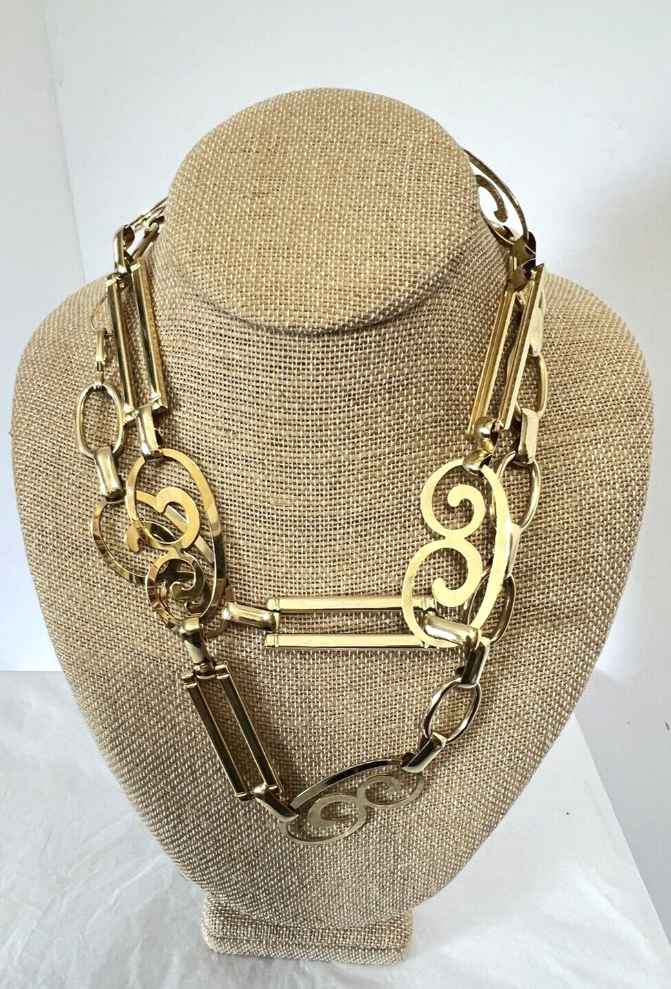 LOT OF 2 NECKLACES GOLD TONE CHAPS VINTAGE CHAIN/BELT MOTHER OF PEARL 32-36 IN