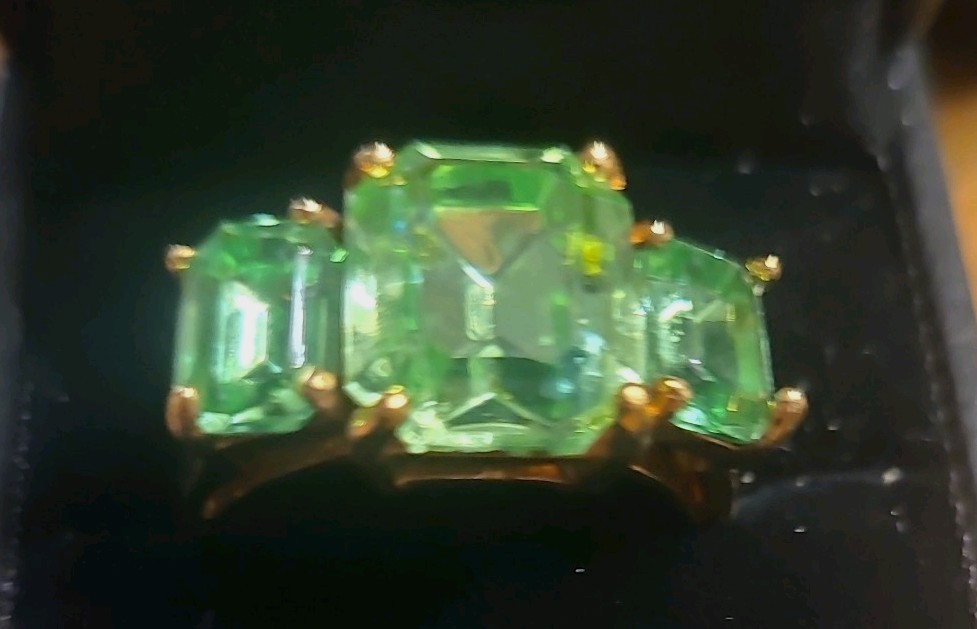 VTG Vargas Big 18k HGE Glass Faux Cocktail Ring size 9