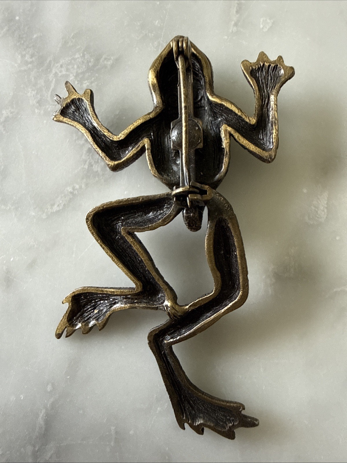 Vintage Bronze Color JJ Jonette Tree Frog Brooch Pin with Moving Legs Jewelry