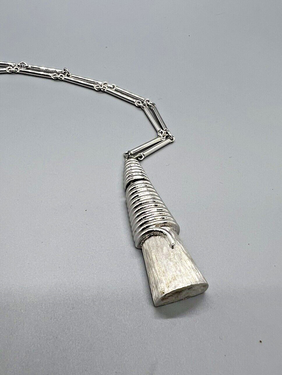 MONET MCM Abstract Triangular Pendant Silver Tone Necklace Vintage 26″