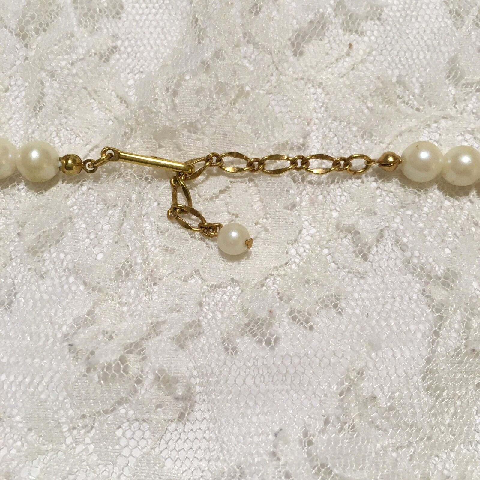 Vintage Faux Pearl Necklace Plastic Beaded Torsade style Collar 19″