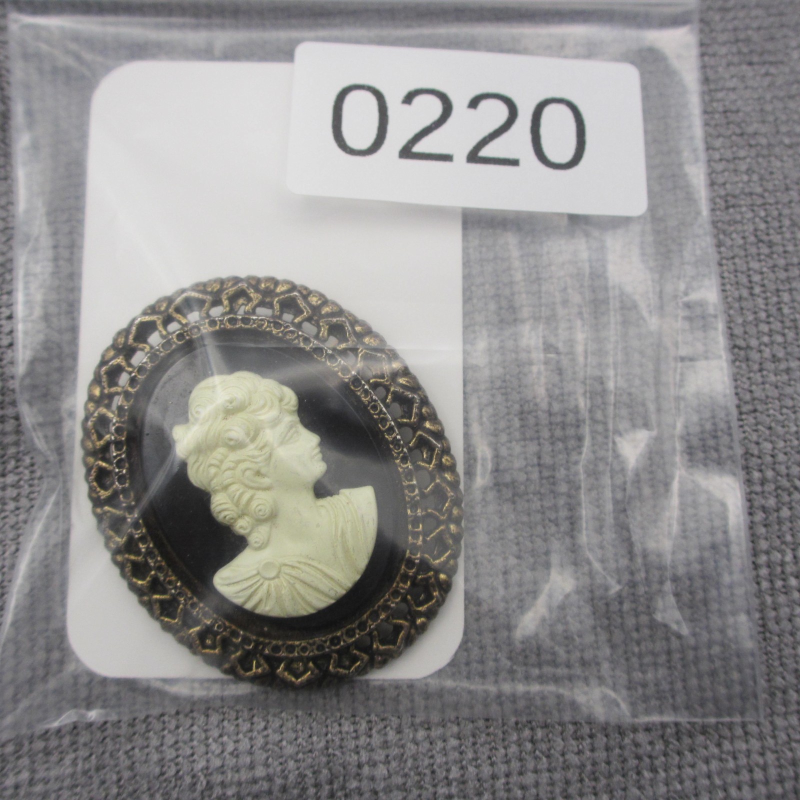 Vintage Cameo Brooch Early Plastic On Black Glass Gold Tone Frame