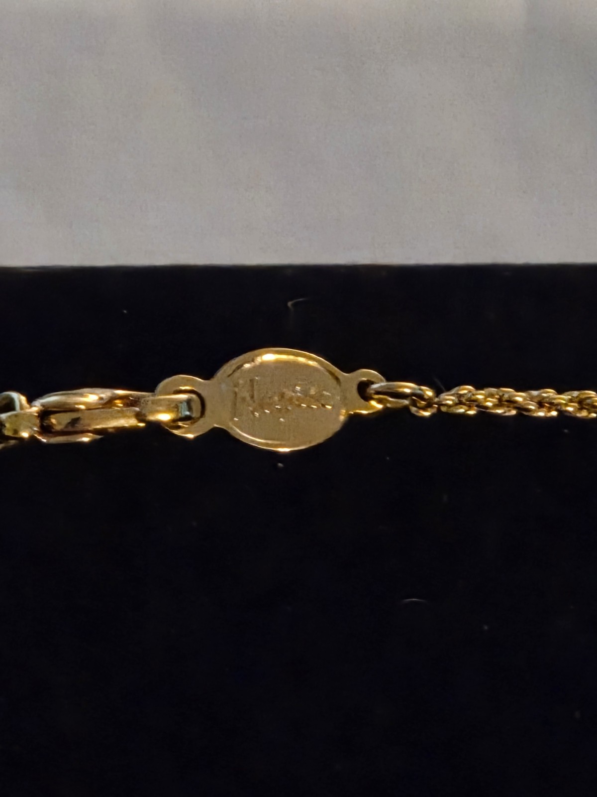 VINTAGE 1970s NAPIER GOLDTONE CHAIN WITH SPARKLE PENDANT