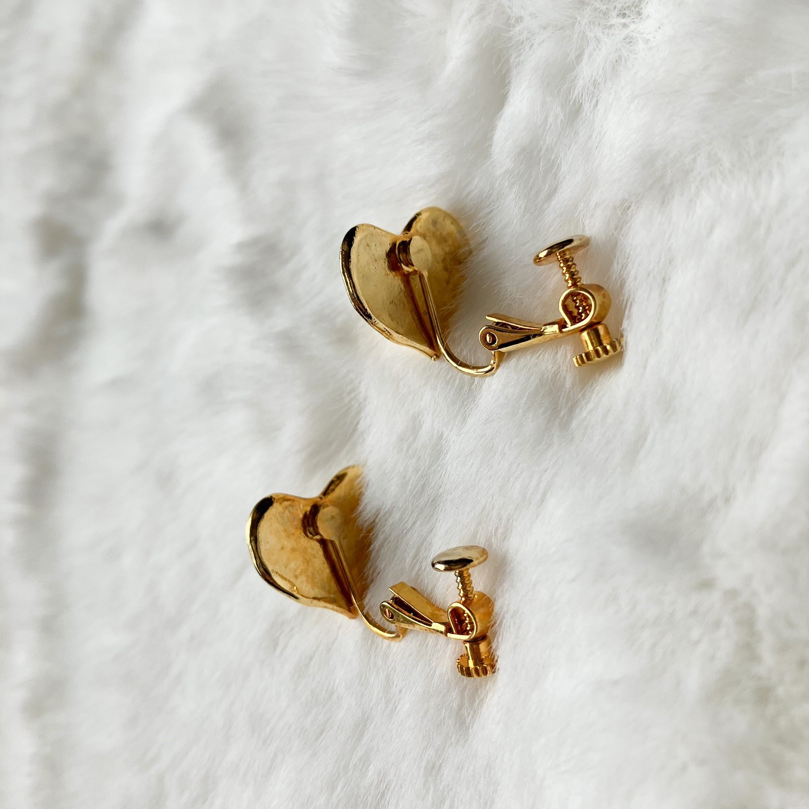 vintage Moschino Logo Cute Heart Clip On earrings Gold Tone Rare Japan exclusive