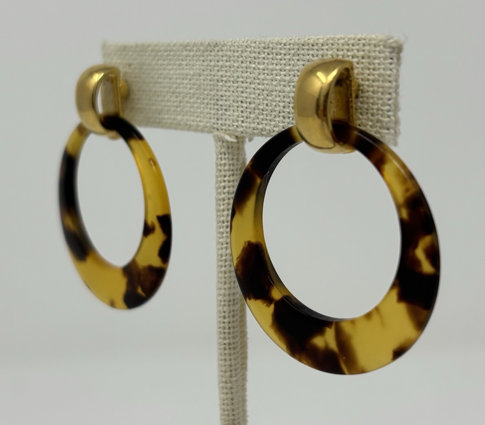 Vintage Chic NAPIER Tortoise Acrylic Resin Dangle Hoop Door Knocker Earrings