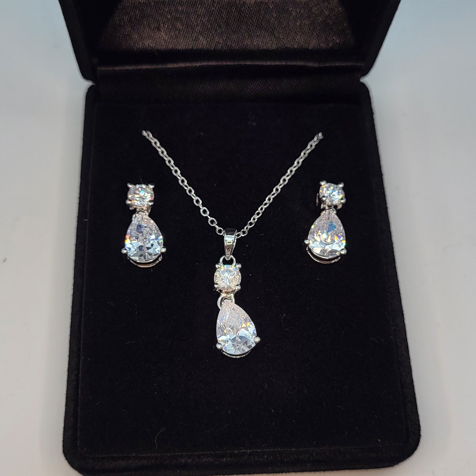 Lovely vintage necklace earrings silver plated teardrop pear stones bridal gift