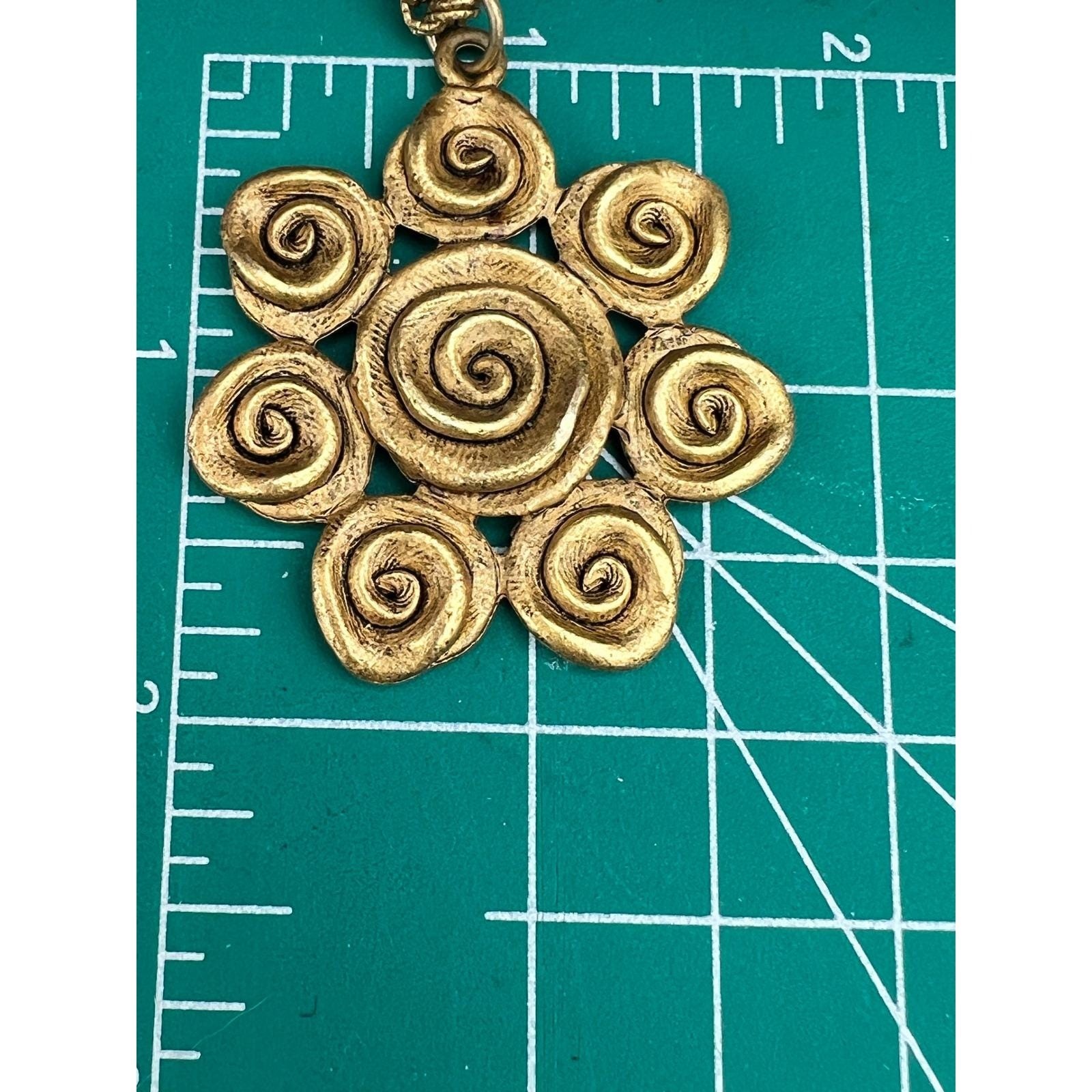 Vtg Eivind Hillestad EH Norway Gold Tone Spiral Flower Pendant Necklace 38″