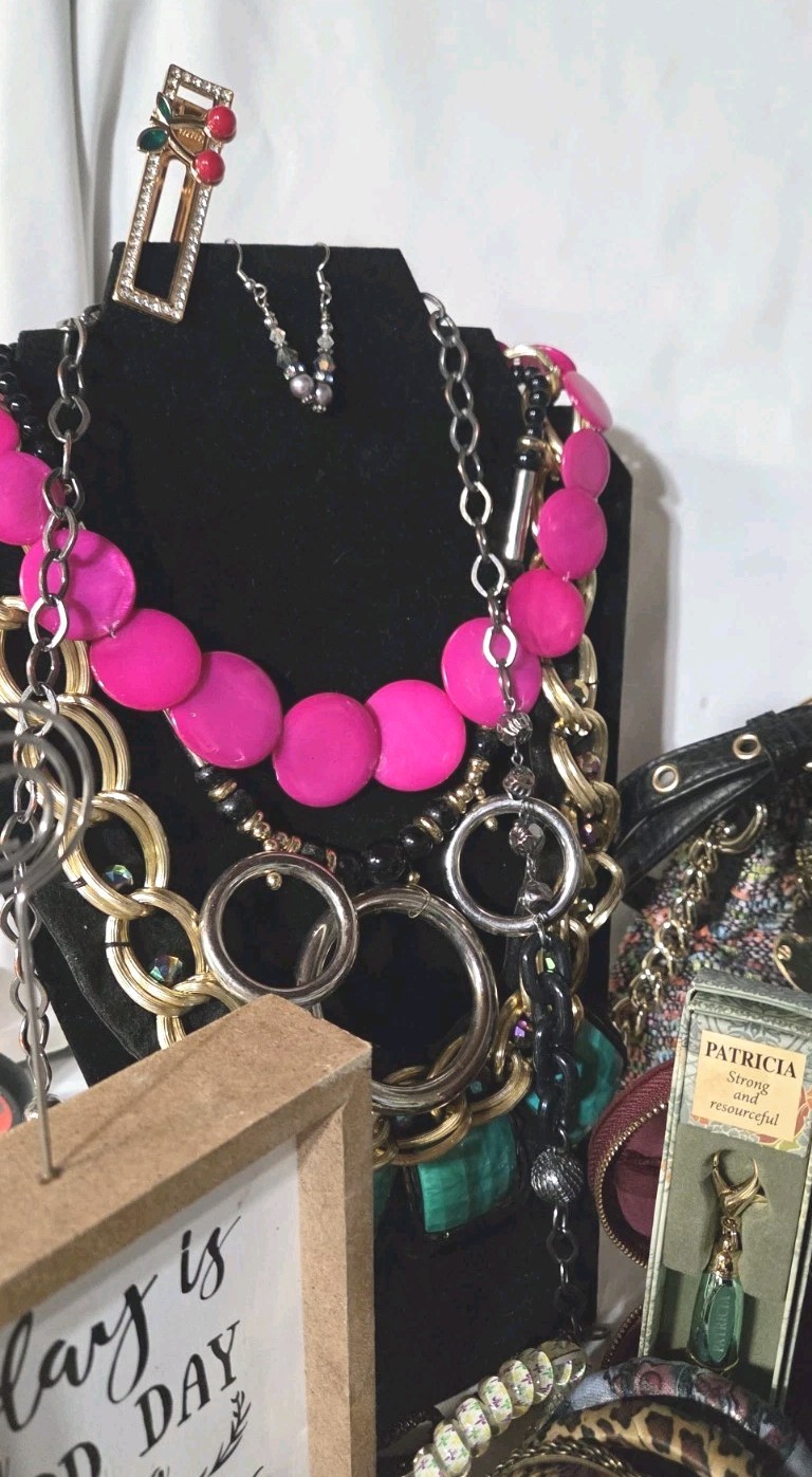 Grandma’s Estate; Jewelry, Trinkets, & Extra Fun Junk! Lot #89