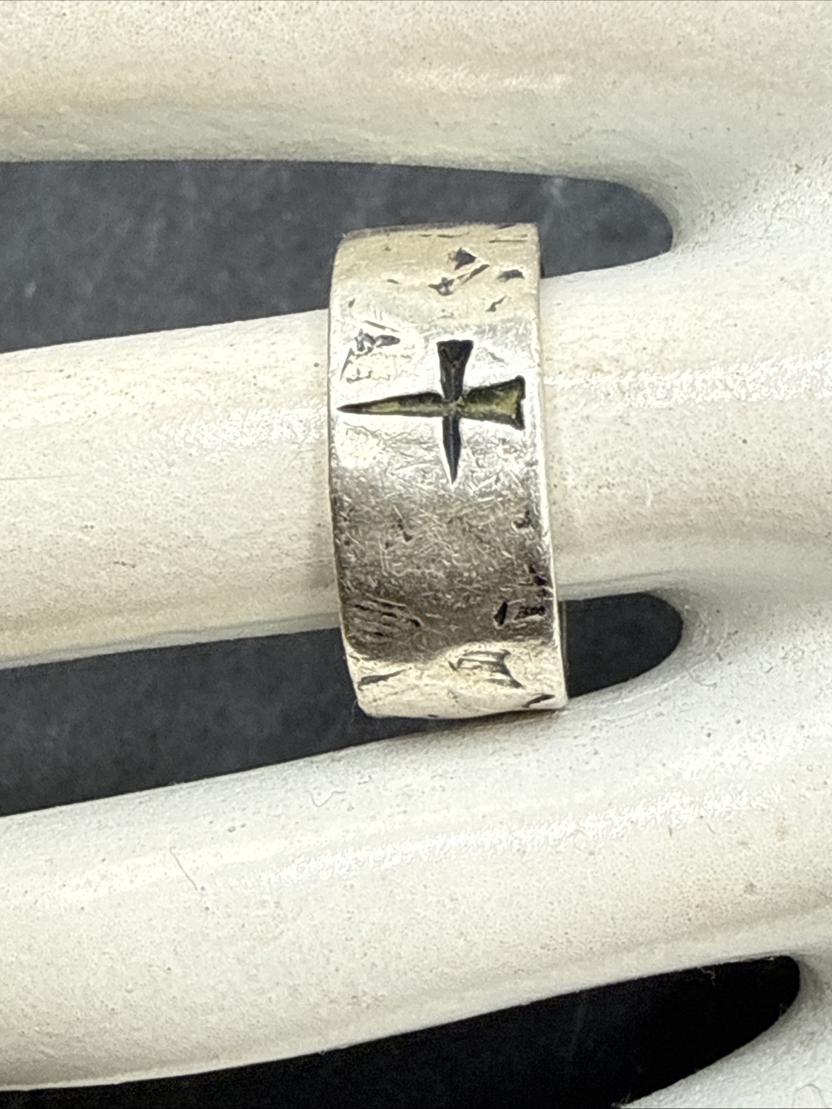 ❤️JAMES AVERY SIGNED STERLING SILVER RELIGIOUS CROSS WEDDING BAND RING Sz 9