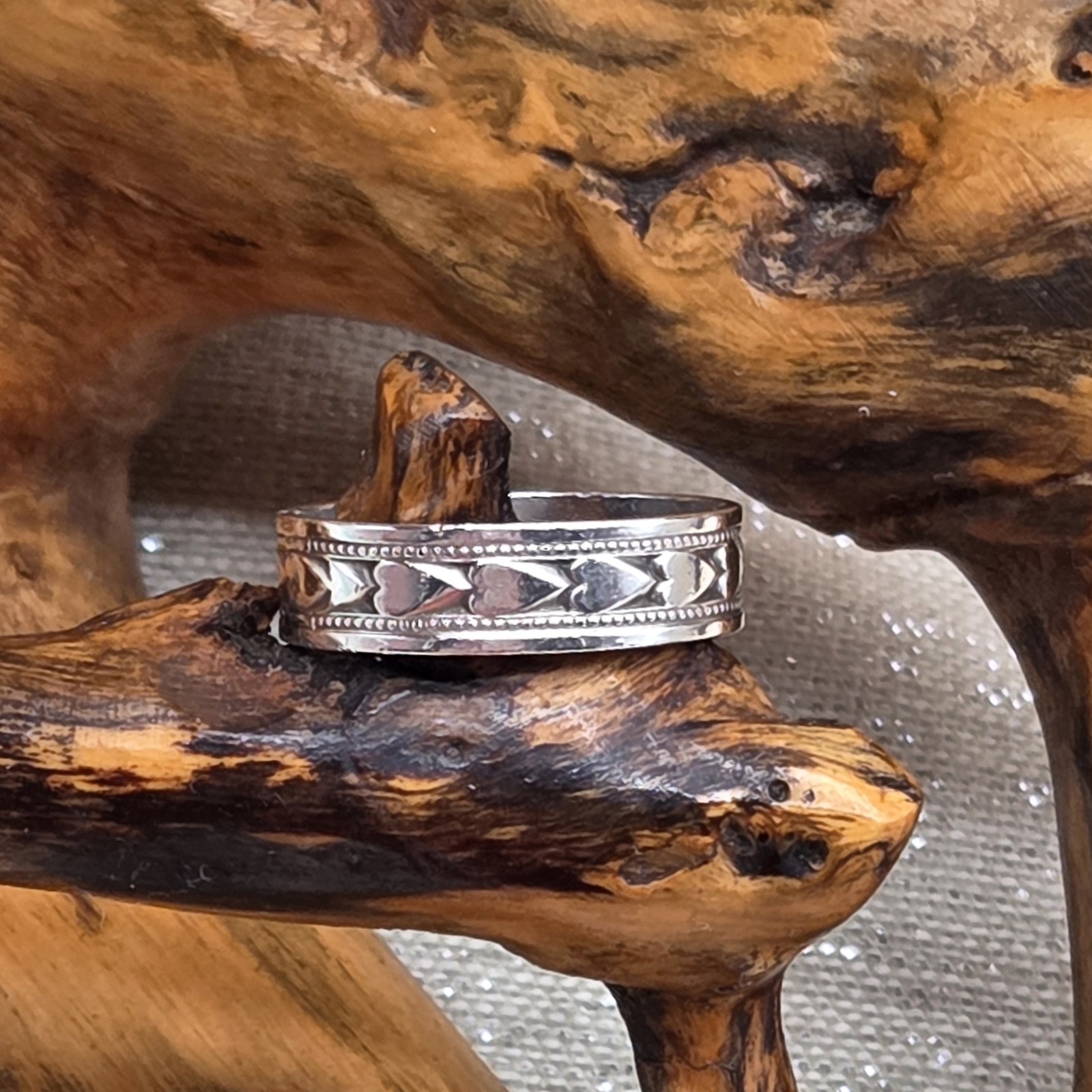 Vintage Artist Mark Sterling Silver 925 Heart Band Ring 7.5 – 7.75