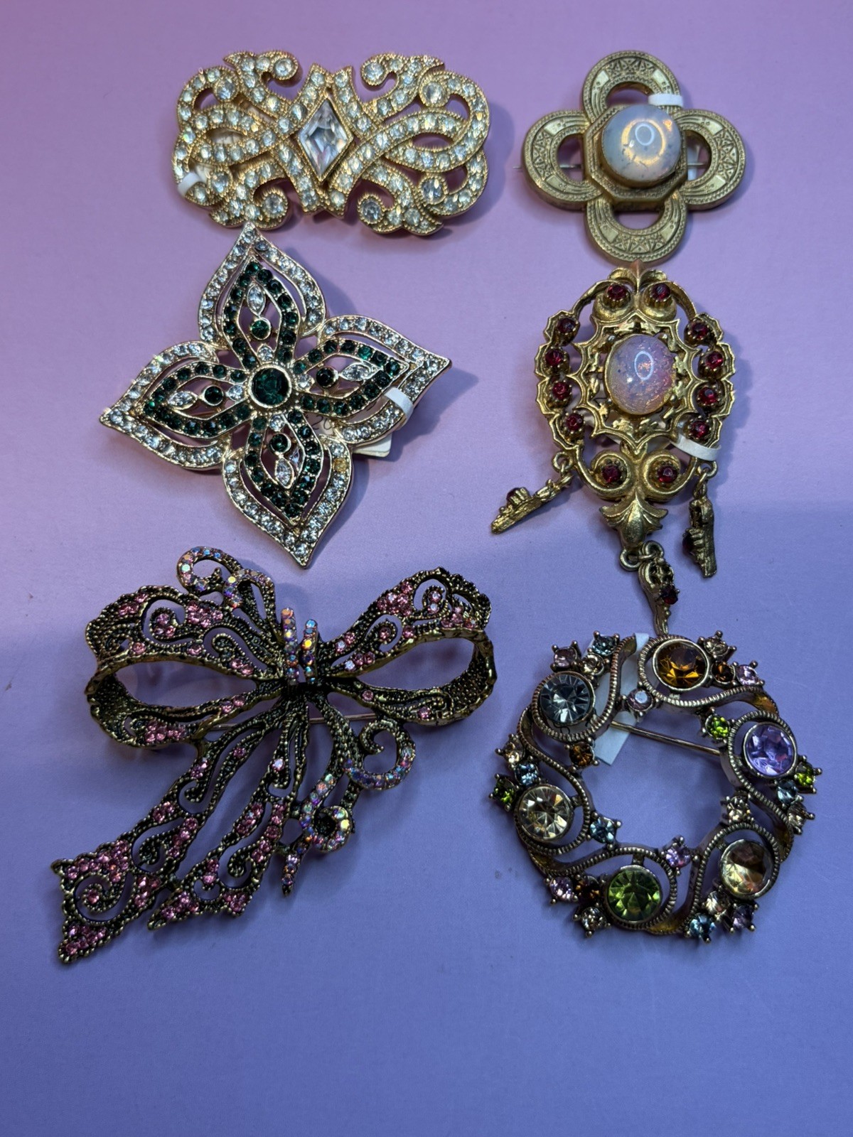 CLEARANCE 65+ Luxury Lot of Vintage and Used Brooches/pendants several Signed