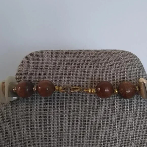 Vintage 70’s Natural Stone Chip & Wood Bead Necklace – 21 inches long