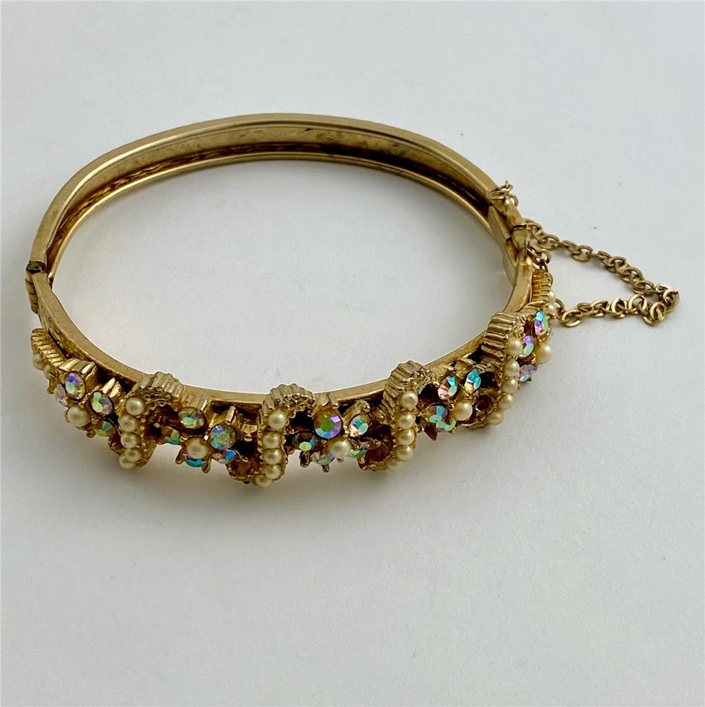 1950’s AB Rhinestones & Faux Pearls Gold T. Hinged Bangle Bracelet – Sz. medium