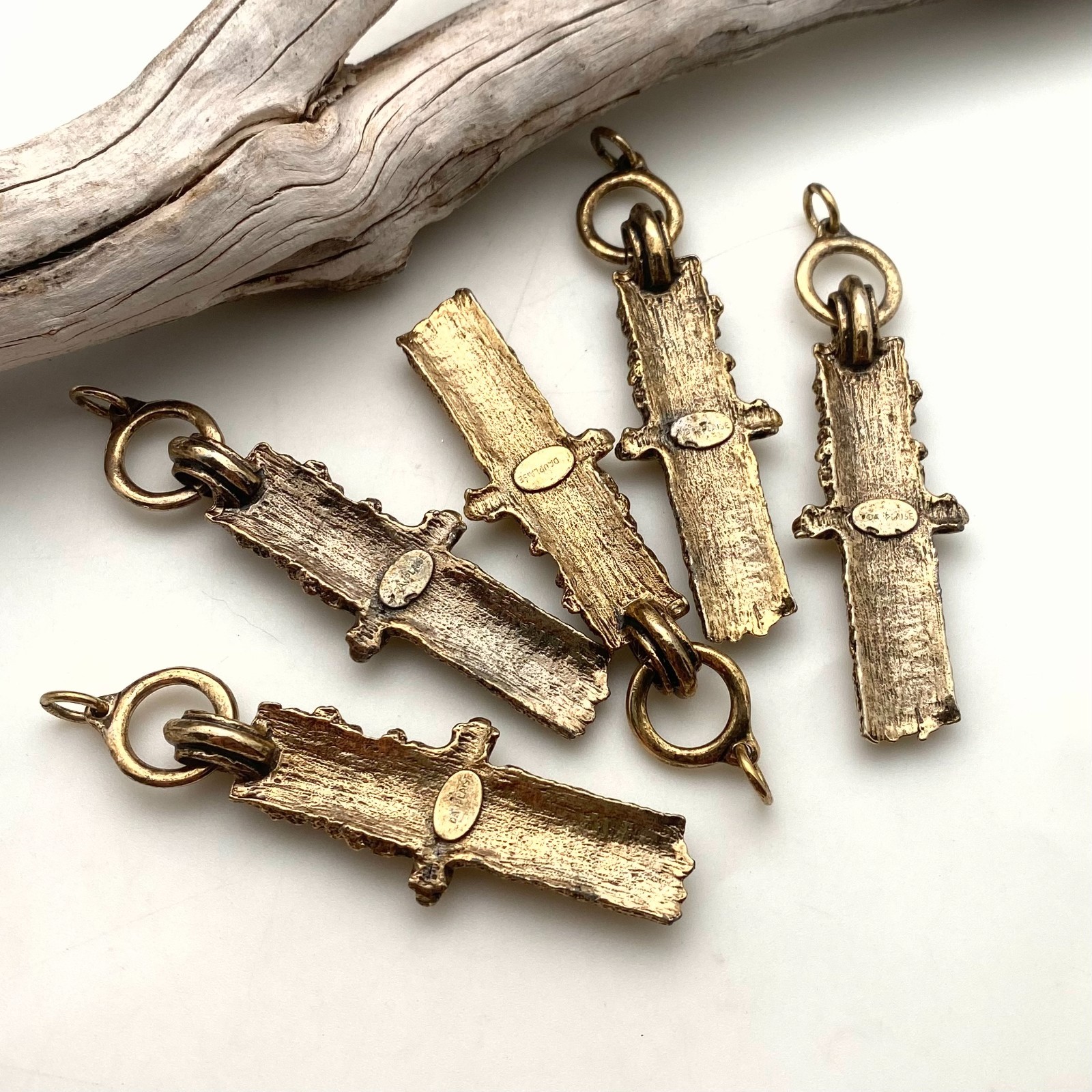 Vintage Brass Plated Broken Sword Pendant (MP89)