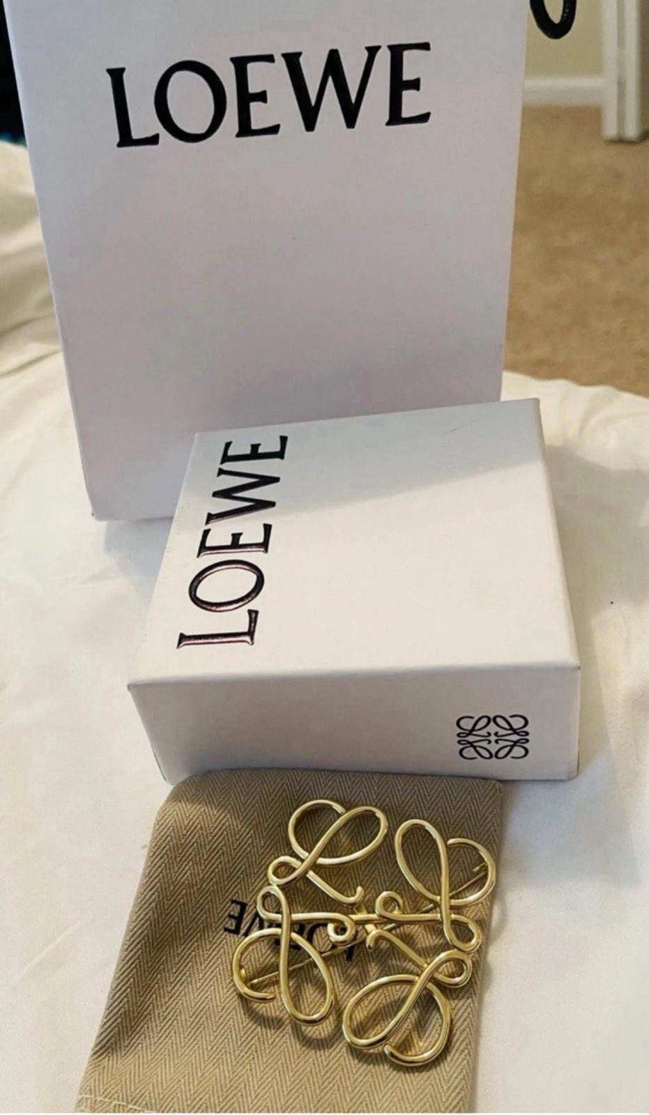 Loewe Vintage Golden Anagram Brooch Pin Stainless Steel Gold/giftbox