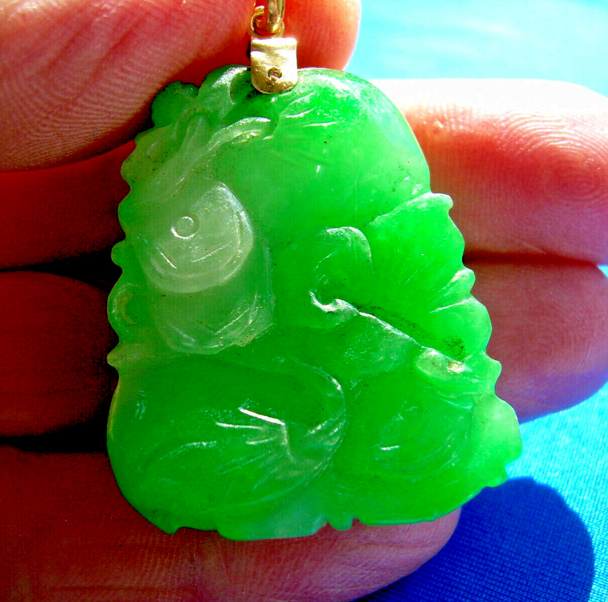 EARTH MINED Green Jadeite JADE semi translucent Pendant Lucky 18K GOLD Medallion
