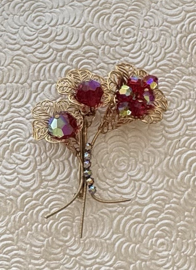 Vintage filigree flower gold tone metal