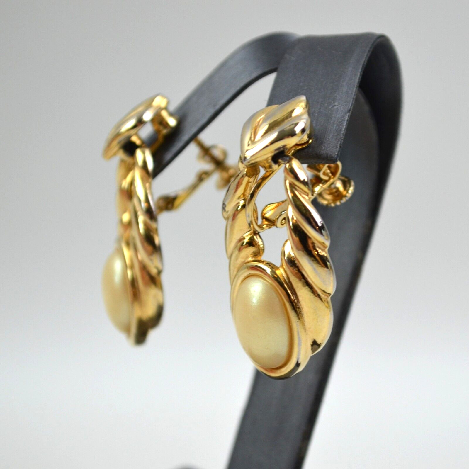 Vtg Gold Tone Clip On Twist Earrings w/ Faux Pearl Dangle Door Knocker 1.75″