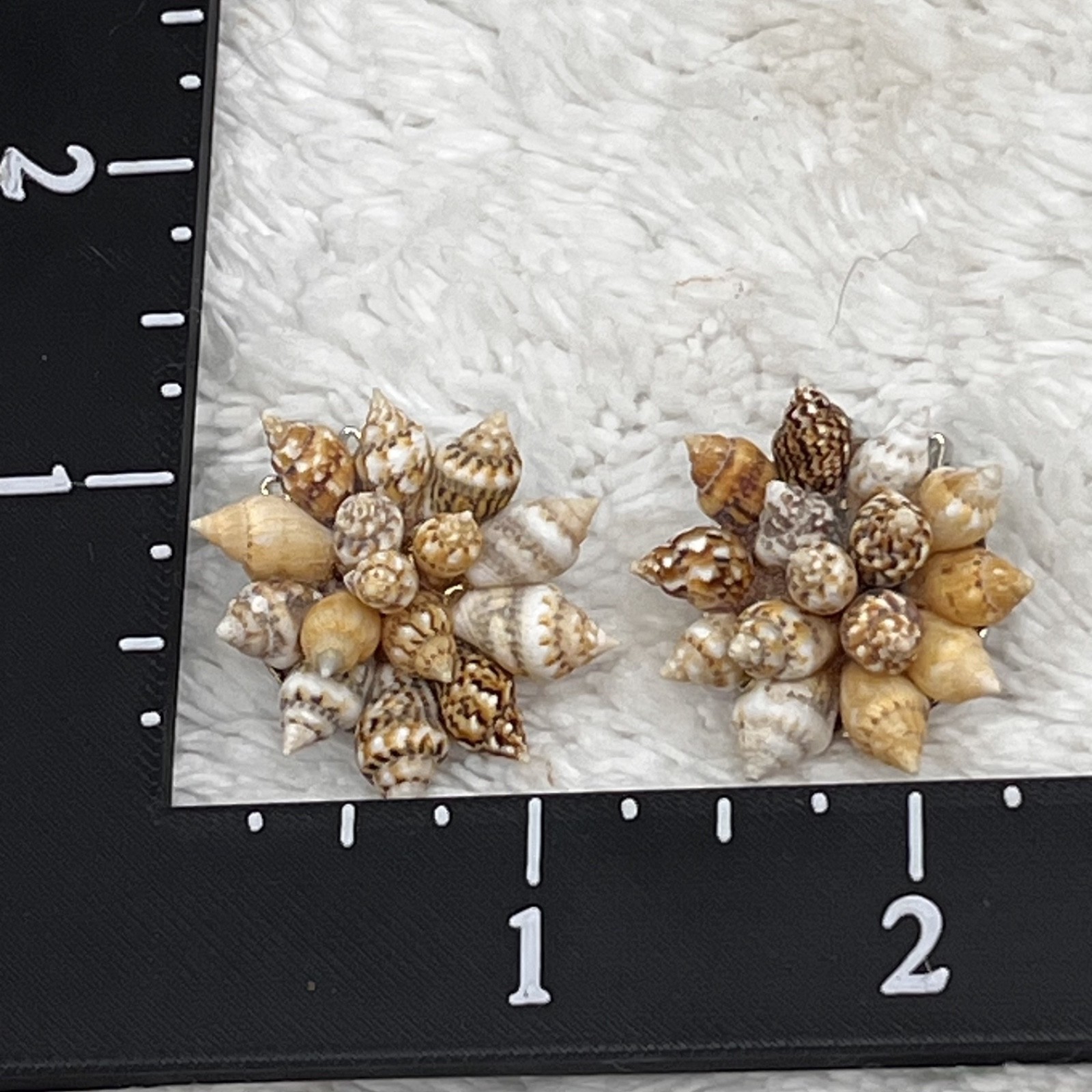 Vintage Sea Shell Jewelry Set Brooch Clip On Earrings Beach Mermaid