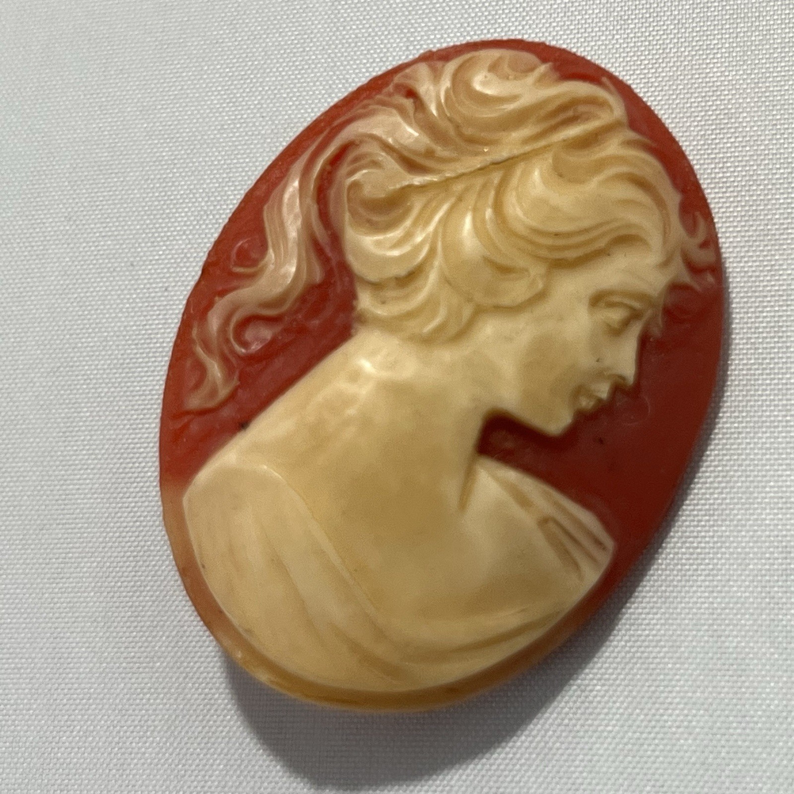 Oval Cameo Lady Portrait Brooch Pin – Orange & Cream, Women’s