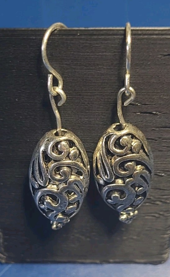 Vintage Filigree Silver Tone Earrings Puffy Hollow Swirl Art Romantic