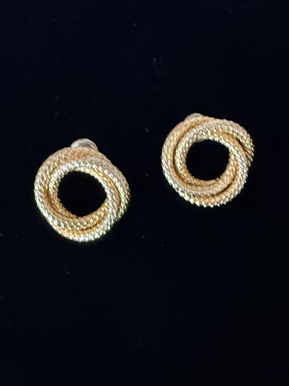 Vintage Love Knot Intertwined Stud Earrings Gold Tone Classic Style 0.25” inch