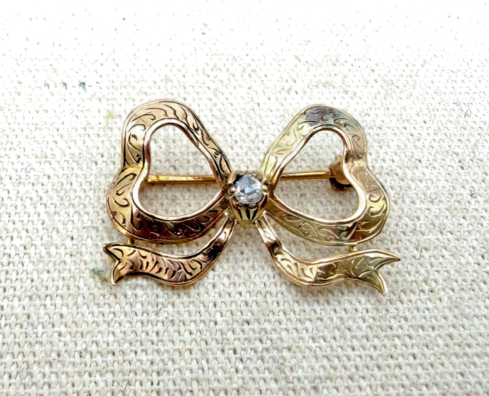 Antique Victorian 10K Gold Engraved Bow Brooch Pin w/ Rose Cut Diamond – 1.84g