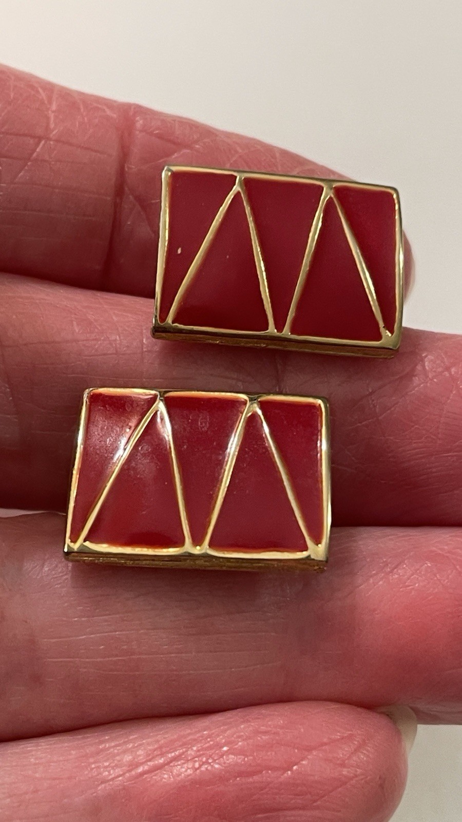 Napier Earrings Signed Modernist Red Enamel Goldtone Screwback Huggie 3/4″