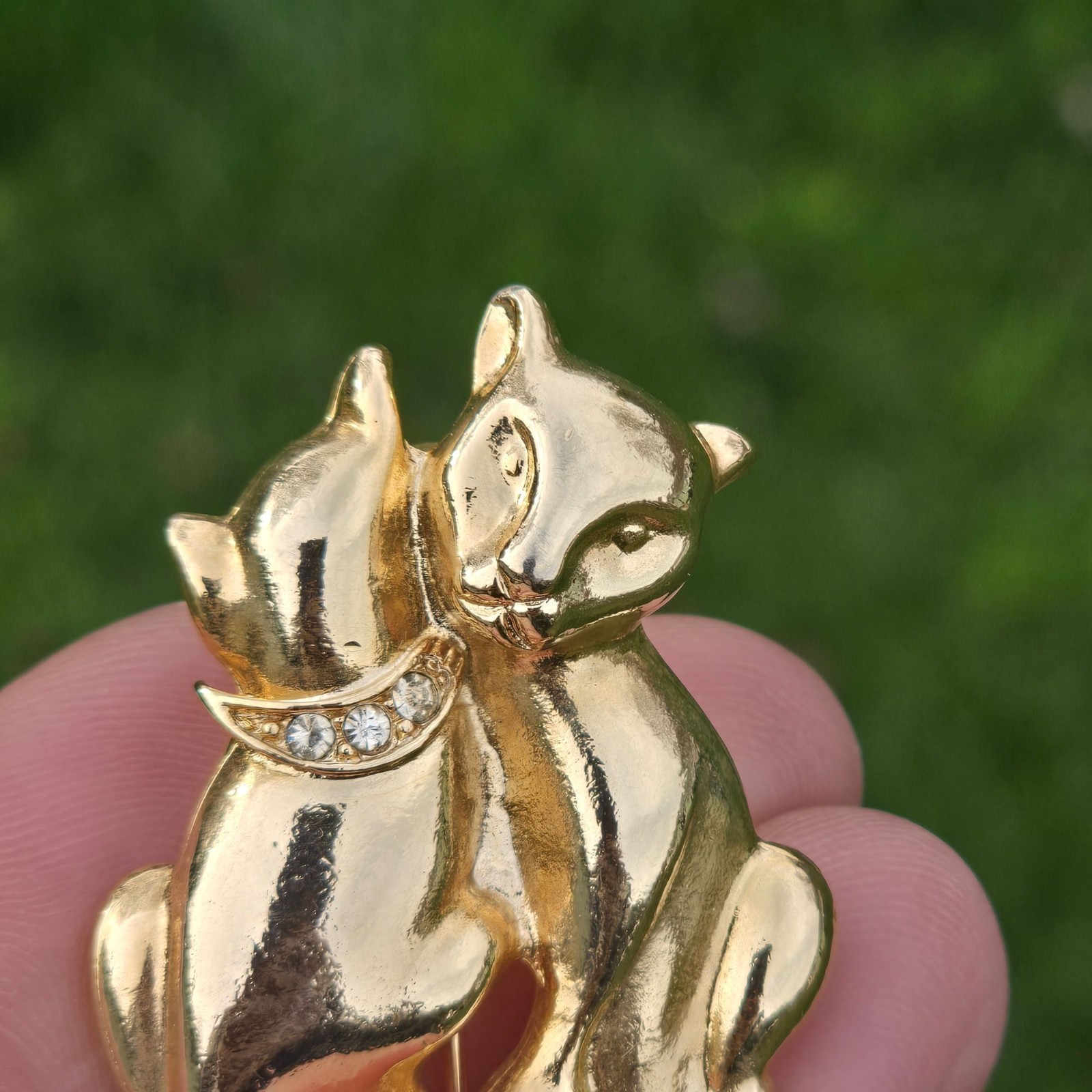 Vintage Cat couple Brooch Cuddling Kittens Lion Rhinestone collar Kitty Jewelry