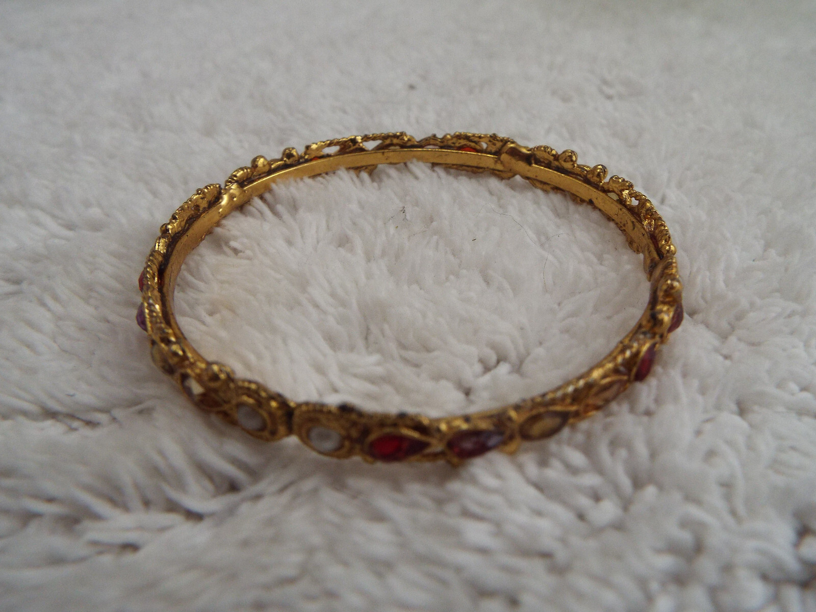 Goldtone Red Gold White Bead Bangle Bracelet (D71)