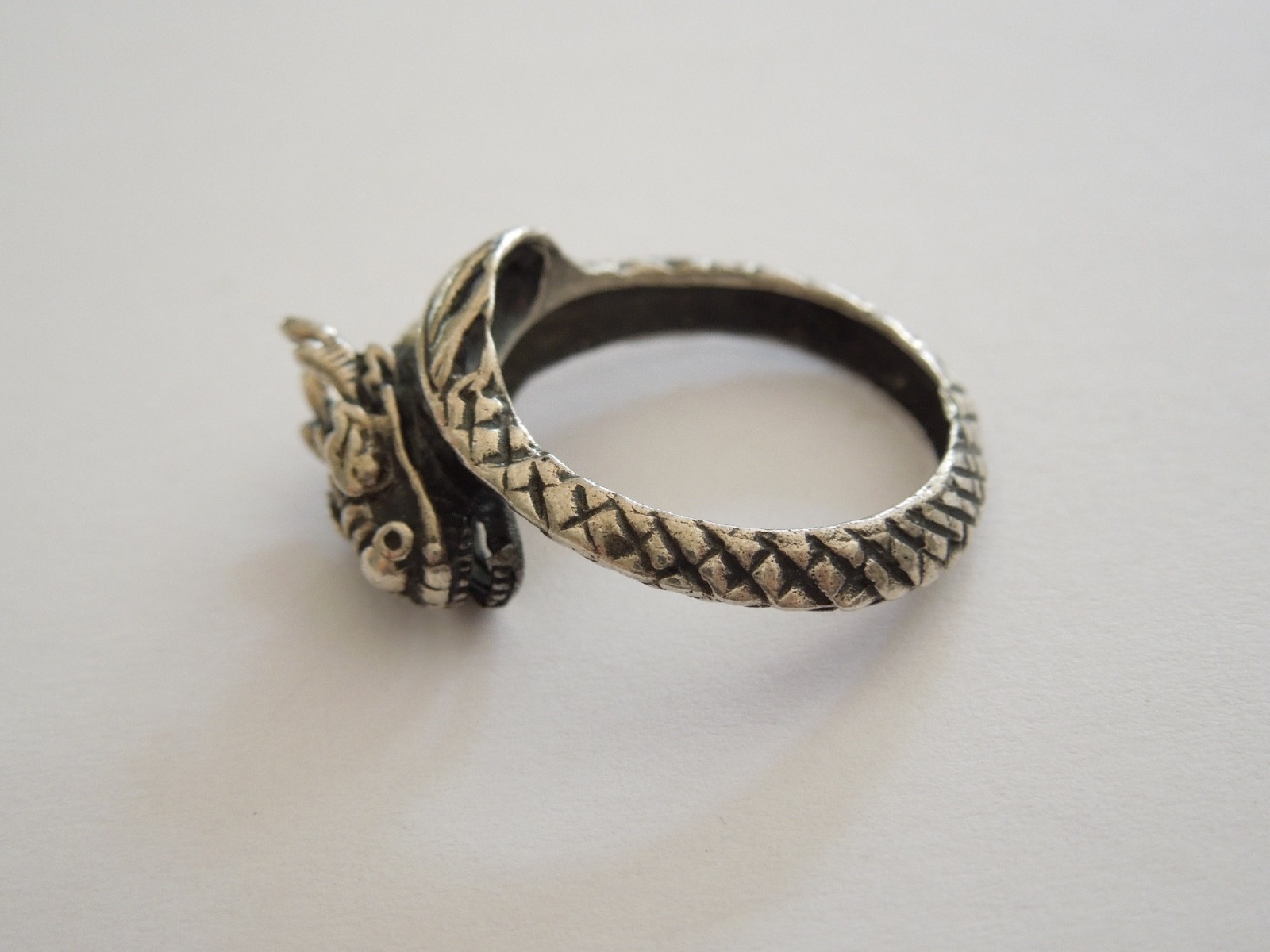 Vintage Ring Silver Verified Dragon Hallmark Unreadable 5.0 g/Size 56