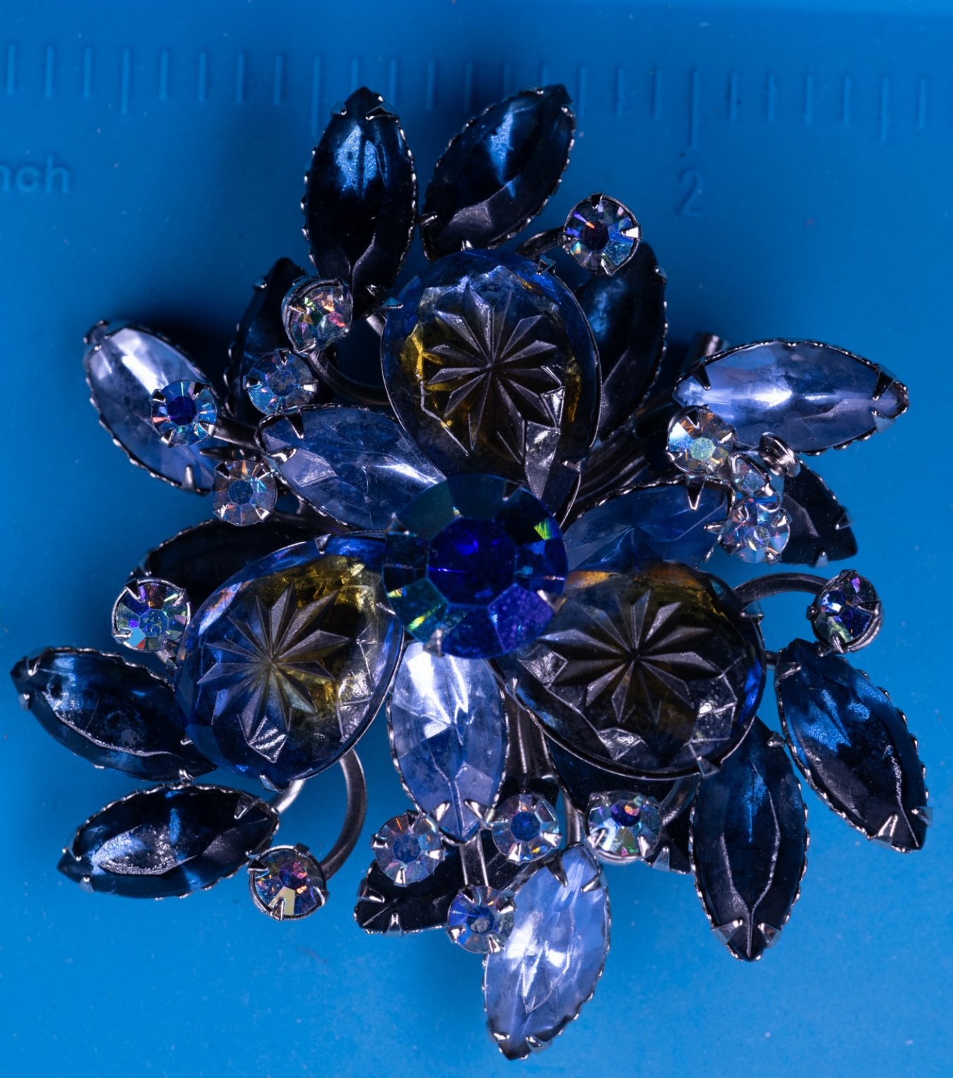 Vintage Floral Cluster Brooch Pin Silver Tone Blue Rhinestone 2.25″ Sparkle