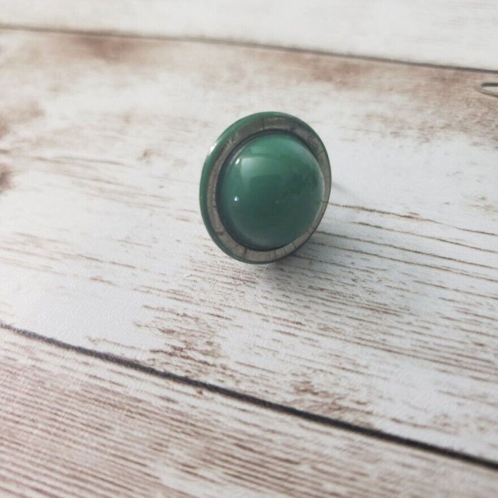 Vintage Screw Back Earrings – Pine Green Circle with Halo