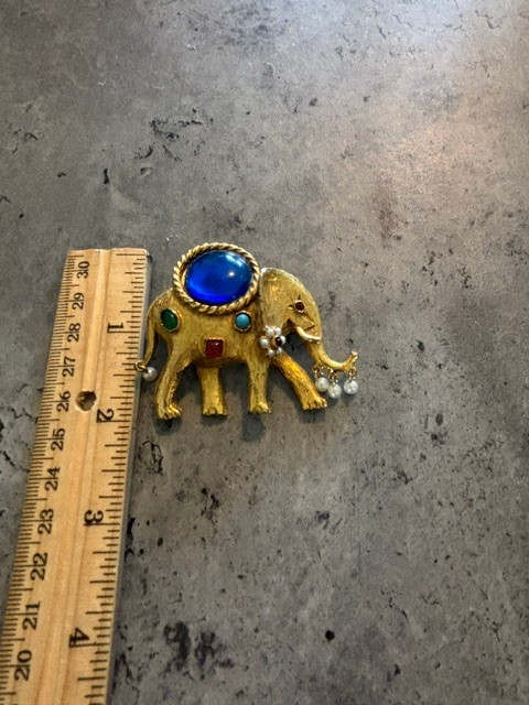 Vintage Gold Tone Elephant Brooch Pin, Multi Color stones and pearls