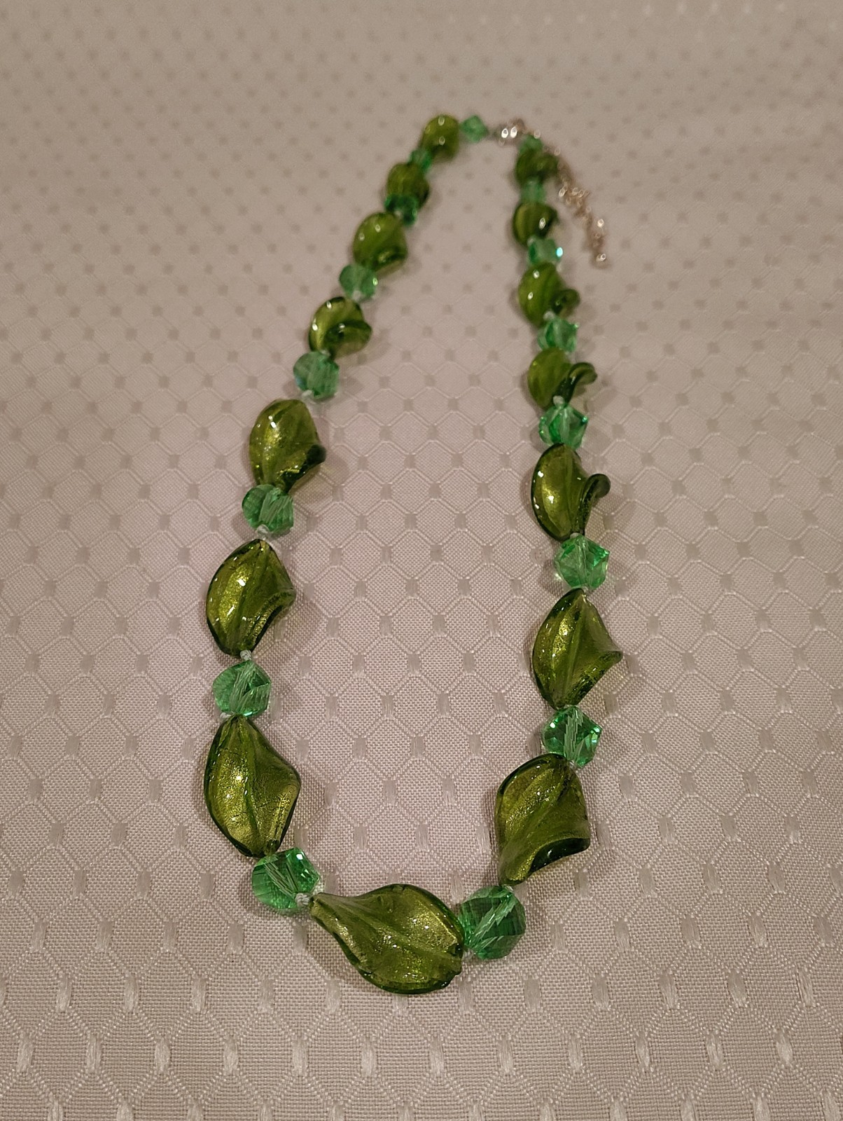 VTG Peridot Green Celluloid Beads Necklace 22″ Long
