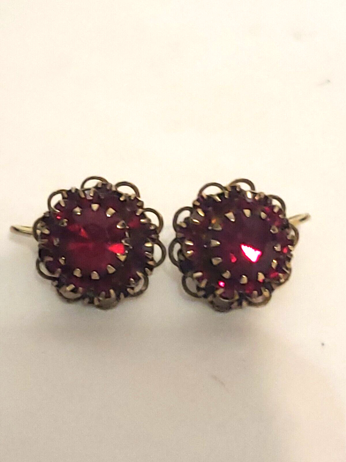 Sarah Coventry Wisteria Garnet Flower Gold Tone Filigree Clip On Earrings