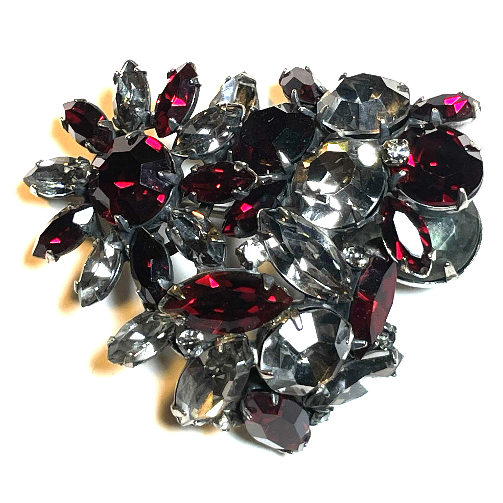VINTAGE WEISS UNSIGNED SILVER TONE RUBY RED RINESTONE CLUSTER DOME BROOCH
