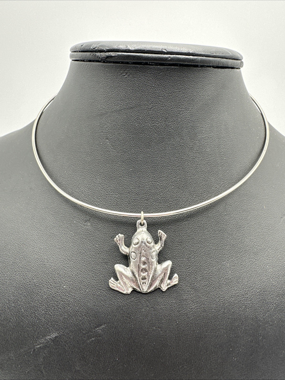 Vintage Signed Metzke Pewter Frog Pendant Necklace Choker Wire