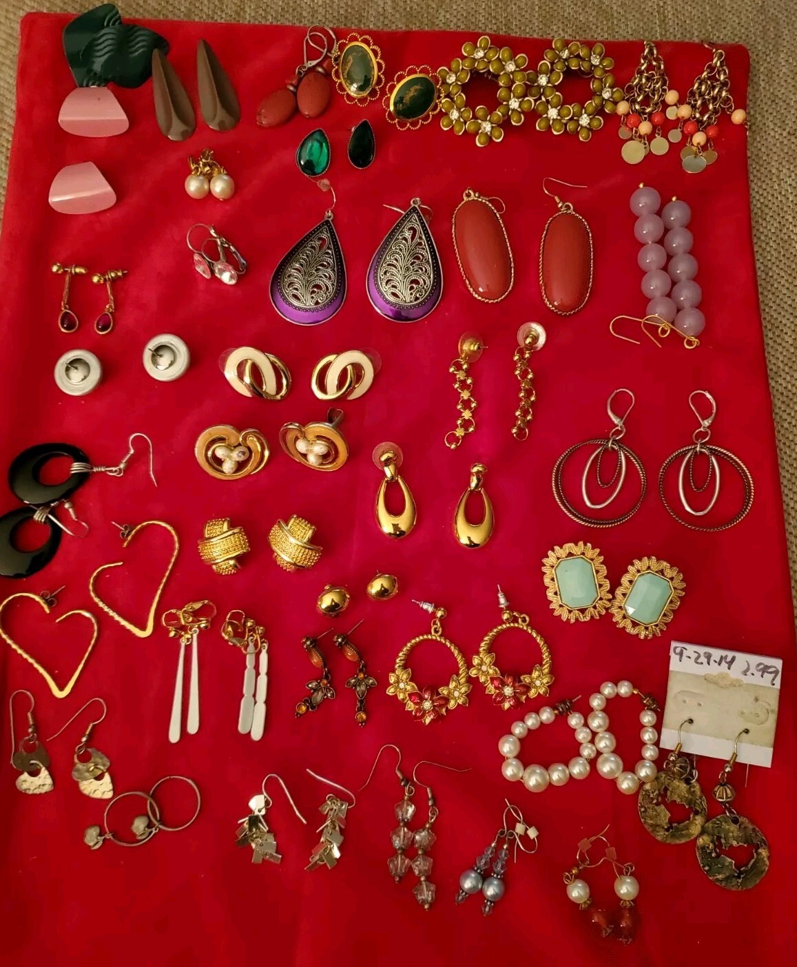 Vintage 37 Pair Of Fashion Earrings Multicolor Tones Types See Pictures