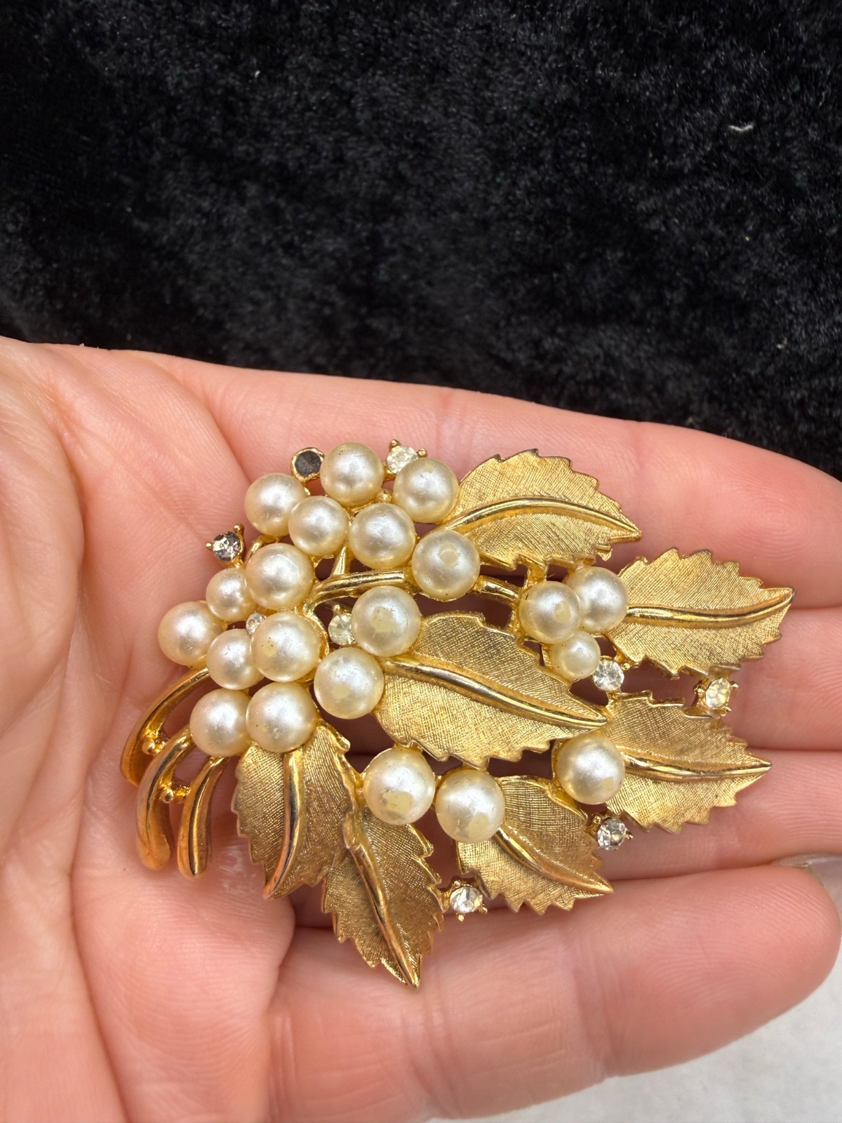 Vintage Trifari Leaf Brooch Cluster Imitation Pearl Rhinestone Signed READ