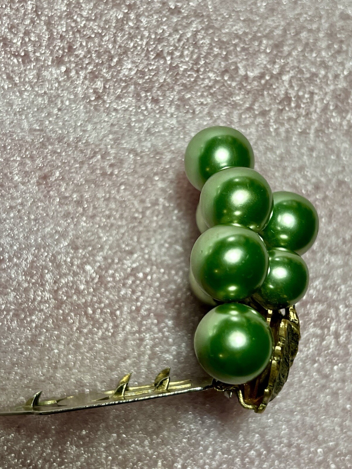 Vintage 1930 Art Deco Coat/Dress Brooch/pin Faux Green Pearls/grapes.